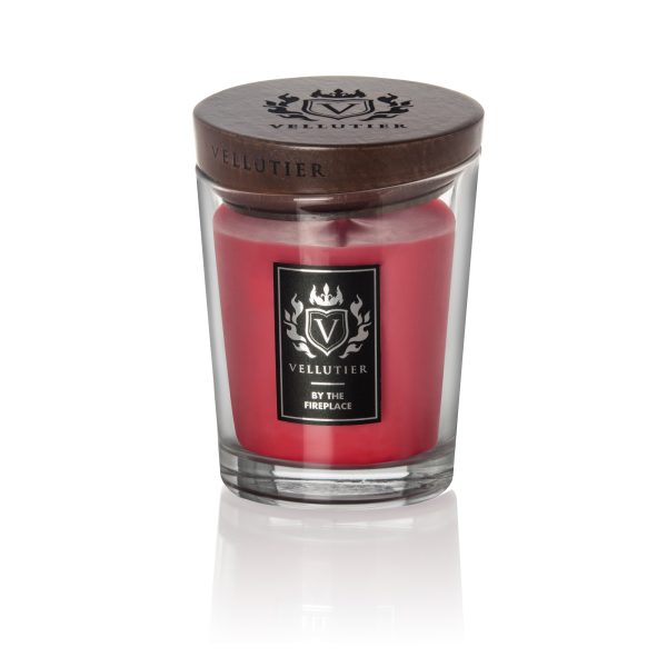 VELLUTIER AROMĀTISKA SVECE BY THE FIREPLACE 225GR