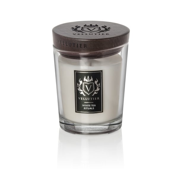 VELLUTIER AROMĀTISKA SVECE WHITE TEA RITUALS 225GR